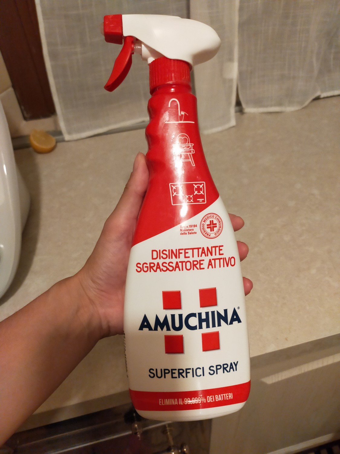 Amuchina Superfici Spray Disinfettante 750 ML