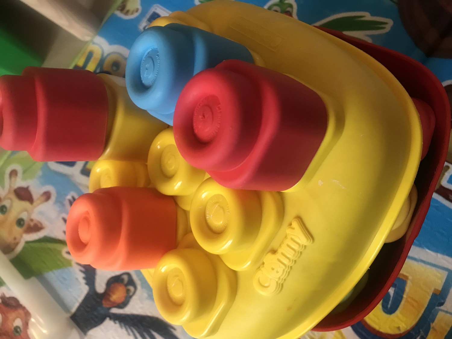 LENA Rondi 170 Pezzi - Gioco Di Costruzione A Incastro Con Tasselli Rotondi Da 25mm - Secchiello Con Mattoncini Colorati Per Bambini Dai 3 Anni