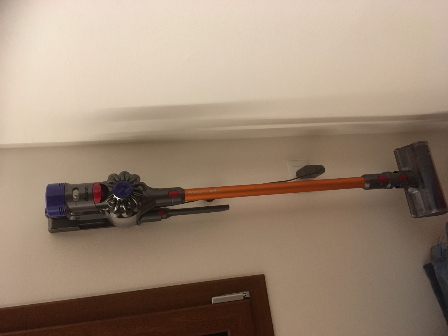 Dyson v8