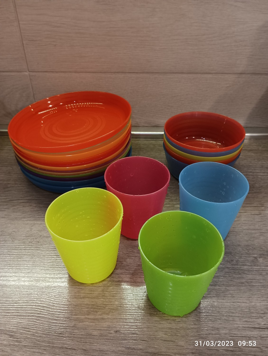 Set Piatti Posate Bicchieri in Plastica Kalas - MammacheTest