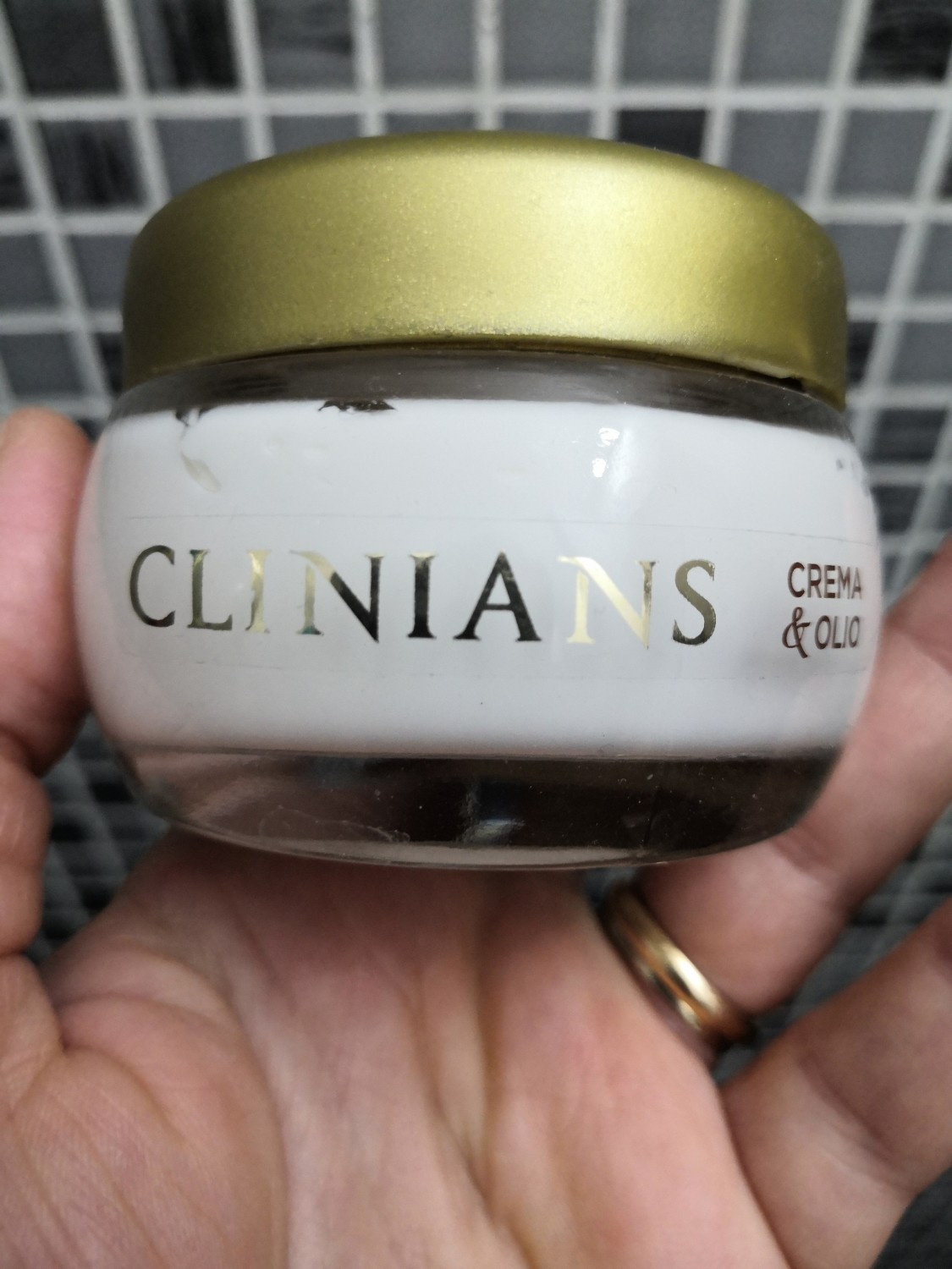 Crema clinians